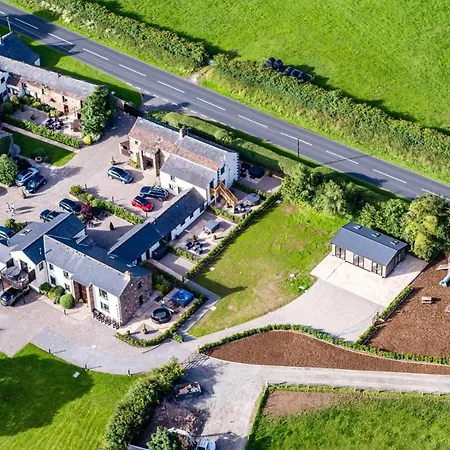 Fisher Gill, Sebergham, Close To Caldbeck Fells With Hot Tub Holiday home Sebergham